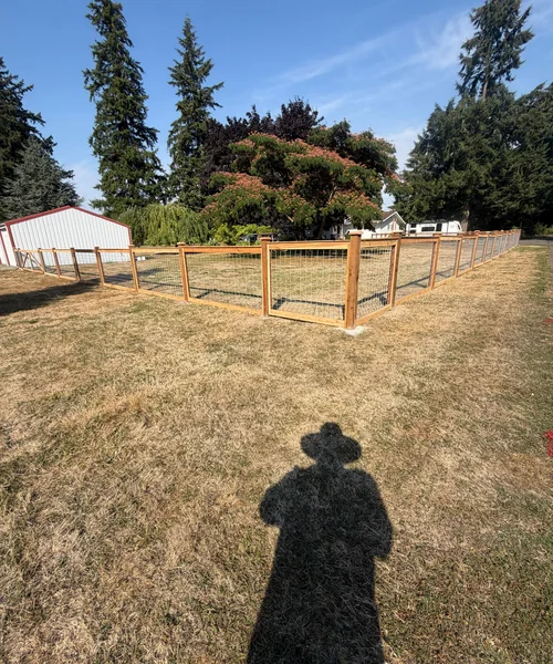 540ft Hug wire fence galvanized on cedar fence with 3 gates in Buckley 
